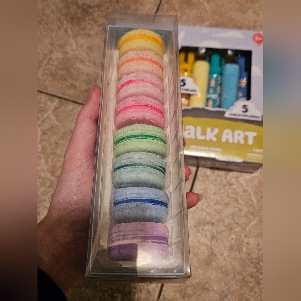 Bluey Chalk Set W/Macarons Chalk. - Picture 3 of 5